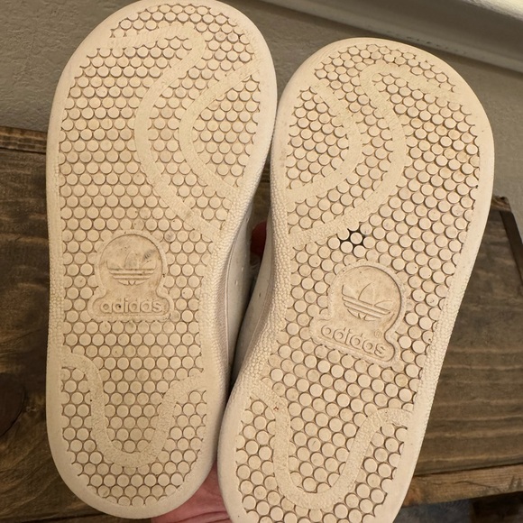 Adidas white toddler shoes size 9.5 - Picture 6 of 6